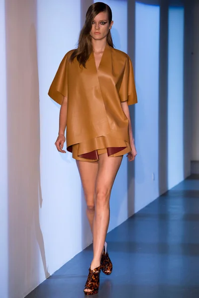 Look 9